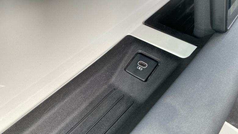 Land Rover Defender 90 Diesel 3.0 D250 Hard Top Auto